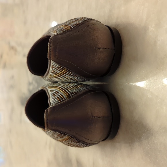 Donald J Pliner beaded Aztec design bronze leatherslip-on shoes size 6.5 NEW - Picture 3 of 8